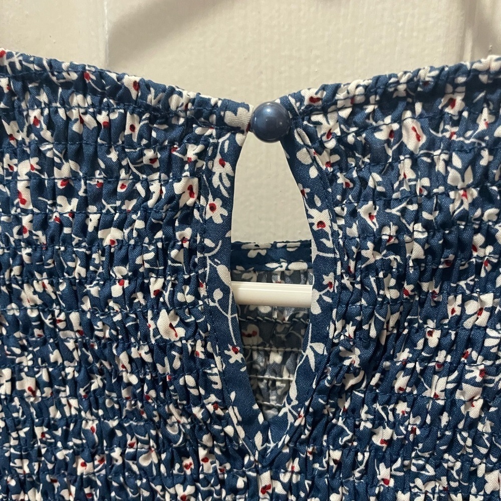 Maacie floral top—small - Picture 2 of 6